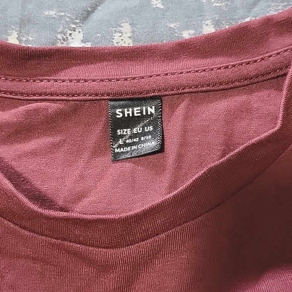 Shein tee - Picture 5 of 6